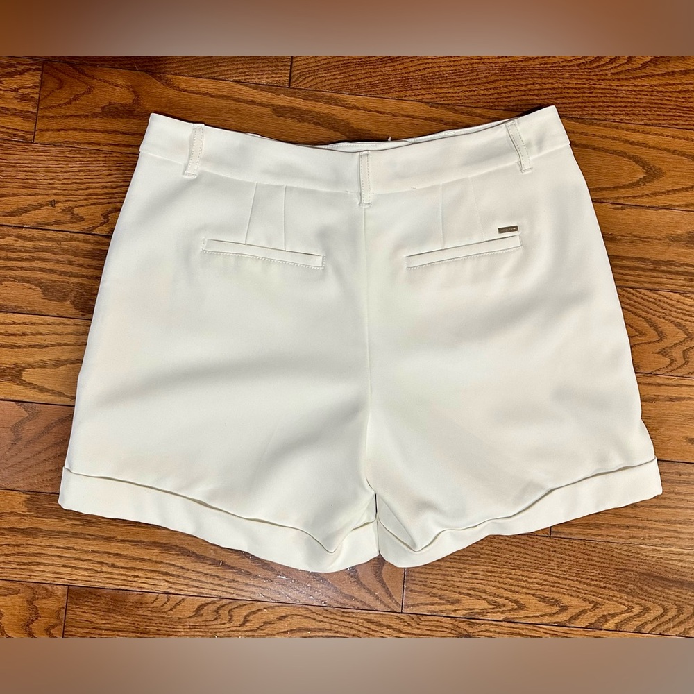 White House Black Market White Women's Shorts - Picture 3 of 3